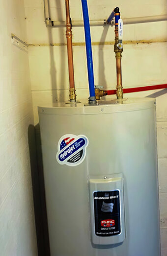 https://rossmoynehotwater.com.au/uploads/2025/06/electric-hot-water-system-32554.jpg