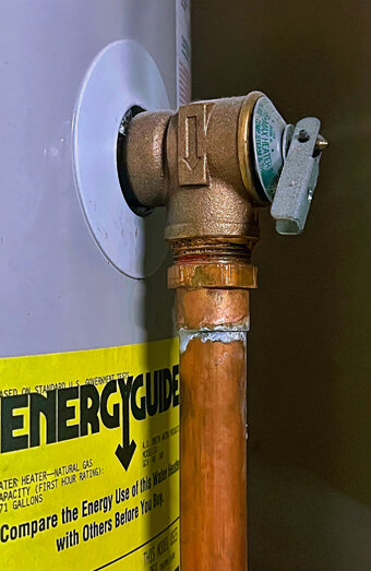 https://rossmoynehotwater.com.au/uploads/2025/06/electric-hot-water-system-79298.jpg