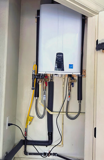 https://rossmoynehotwater.com.au/uploads/2025/06/instant-hot-water-systems-35536.jpg